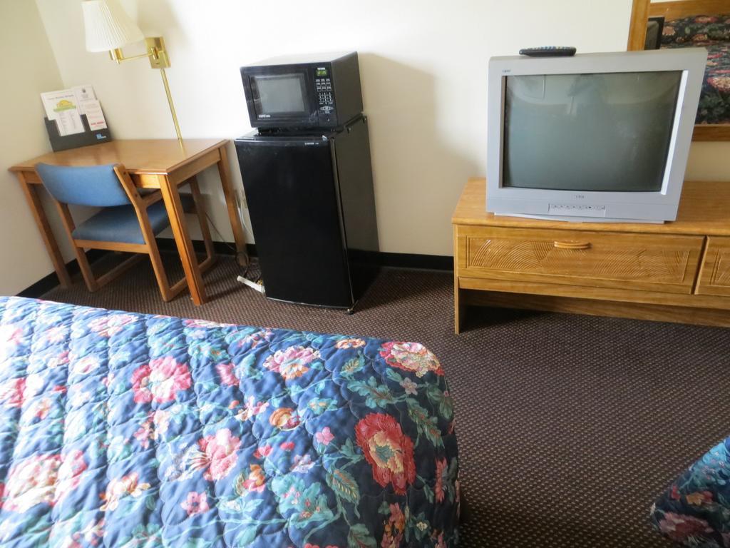 Super 8 By Wyndham Du Quoin Hotel Room photo
